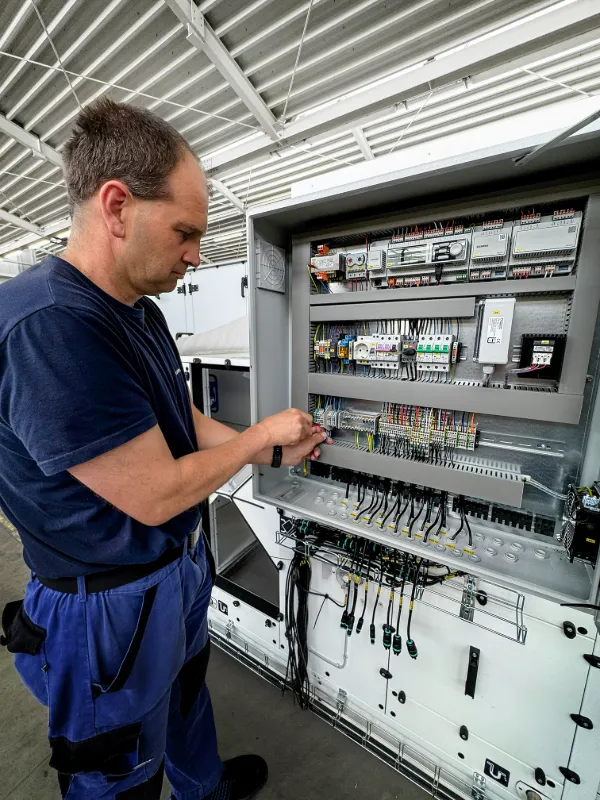 Connection of cabling